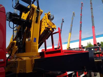 12噸徐工直臂隨車吊與陜汽隨車起重機(jī)報(bào)價(jià)解析 電力行業(yè)專用及挖機(jī)拖車應(yīng)用